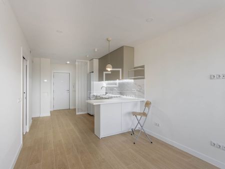 Excellent 2 Bedroom apartment for rent in Argüelles, Madrid - Photo 4