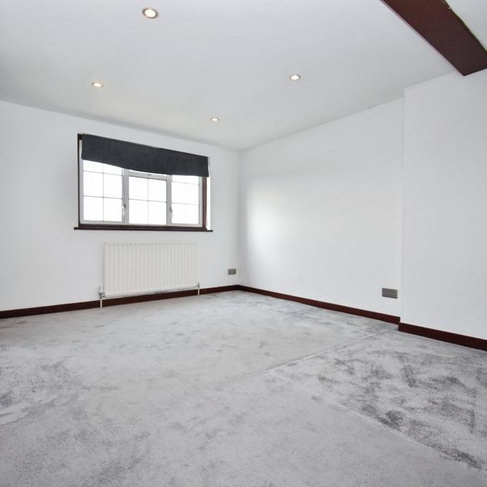 4 bedroom semi-detached house to rent - Photo 1