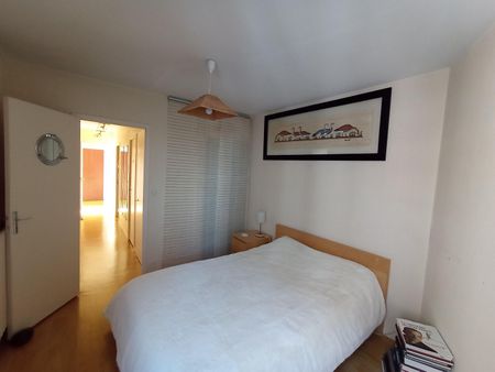 Location Appartement 3 pièces 79m² - Photo 3