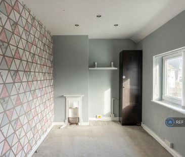 5 bedroom semi-detached house to rent - Photo 3