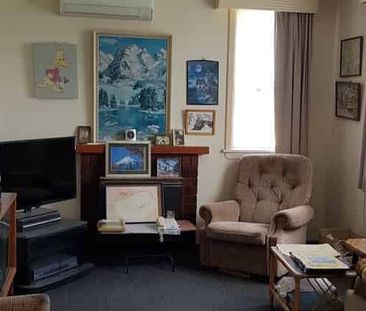 Renovated Charming 2BR Home with heat pump - Photo 1