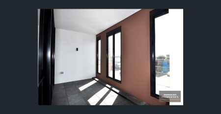 One Bedroom Apartment in Tempo Building - Photo 2