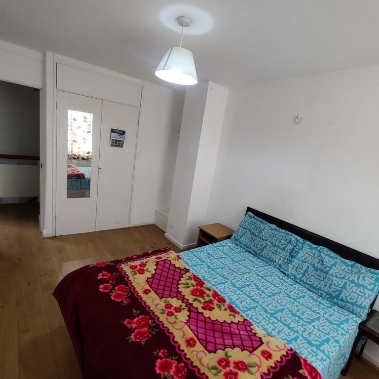 1 bedroom in a house share to rent - Photo 1