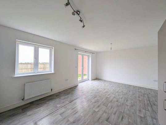 4 bedroom detached house to rent - Photo 1