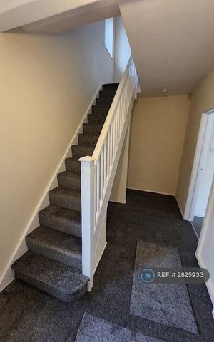 2 bedroom semi-detached house to rent - Photo 3