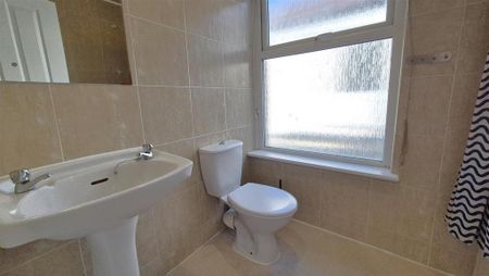 5 bedroom terraced house to rent - Photo 3