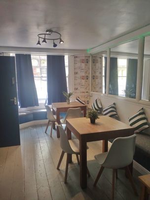 Room in a Shared House, Middle Street, BN1 - Photo 1
