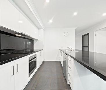 Beautiful Home with Large Yard - Photo 3