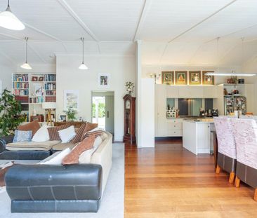 Executive Fitzherbert home - Photo 6