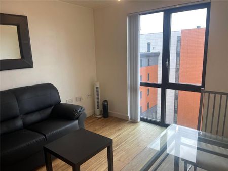 1 bedroom flat to rent - Photo 2