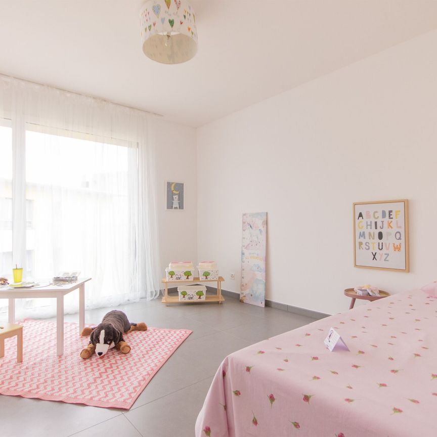 Affittiamo 4.5 locali all'ultimo piano in zona strategica - Foto 1