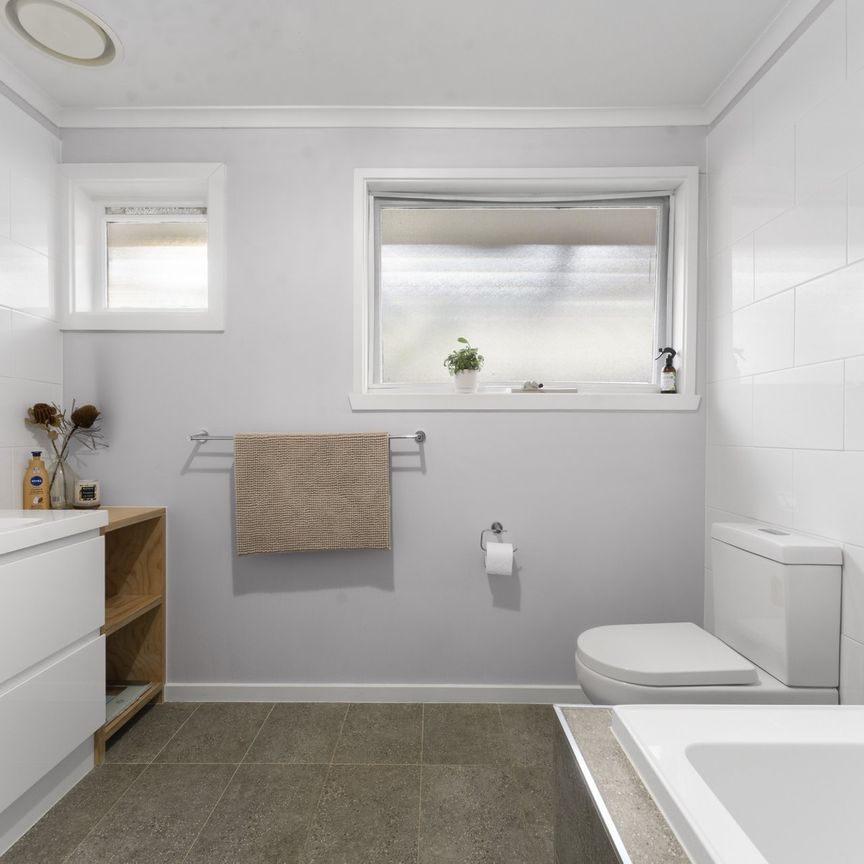 Light-Filled & Spacious – Perfect for Families - Photo 1