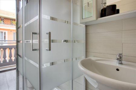 Wonderful single room with private balcony in Milan, few steps away from a Bocconi, IULM and NABA - Photo 3