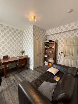 5 bedroom house of multiple occupation to rent - Photo 1