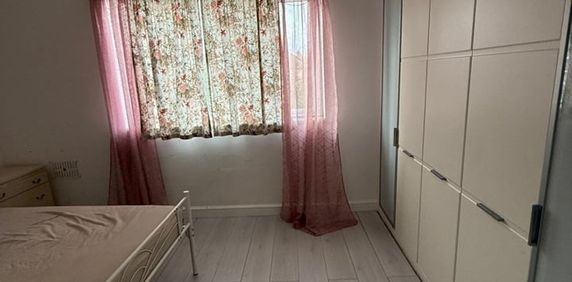 Room in a Shared House, Ings Road, LS9 - Photo 2