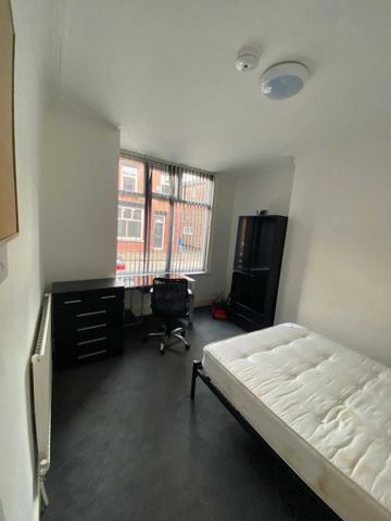 3 bedroom terraced house to rent - Photo 5