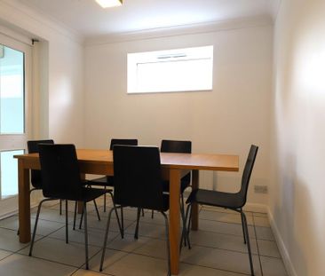 5 bedroom detached house to rent - Photo 4