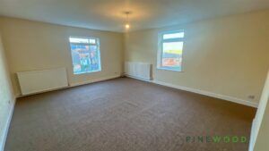 2 BEDROOM Flat - Photo 5