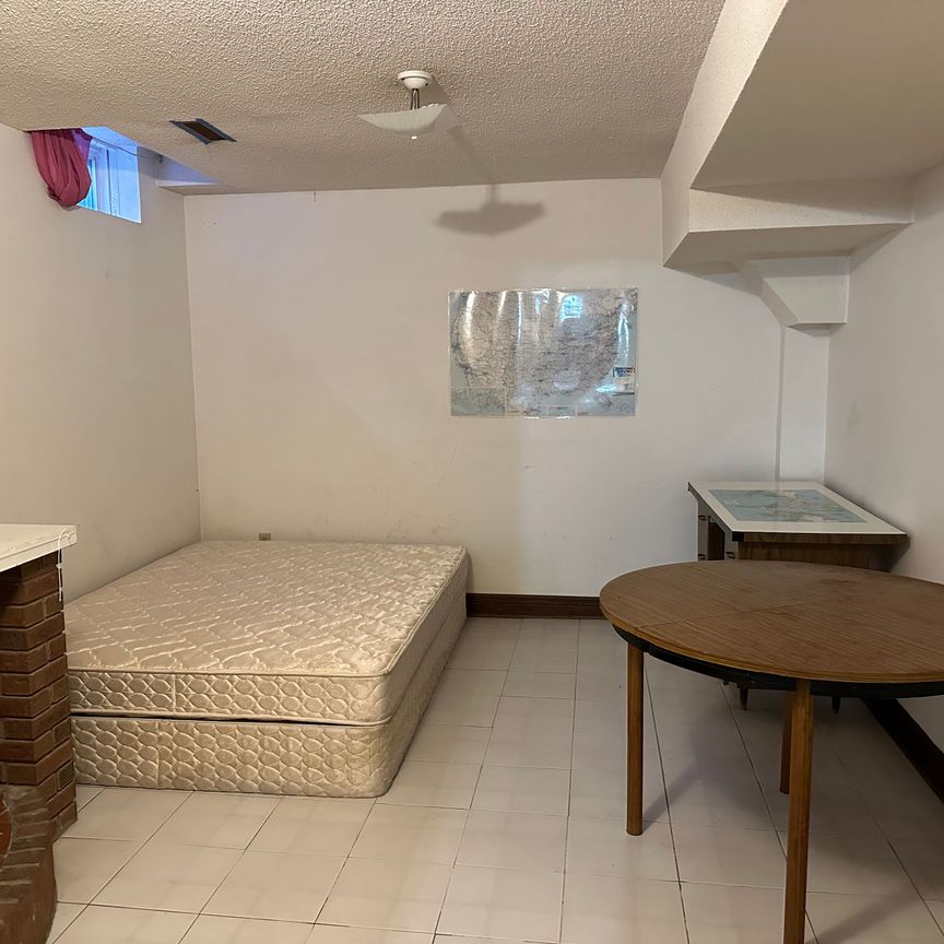 For Lease - 45 Granite Street, Vaughan, Ontario - Photo 2