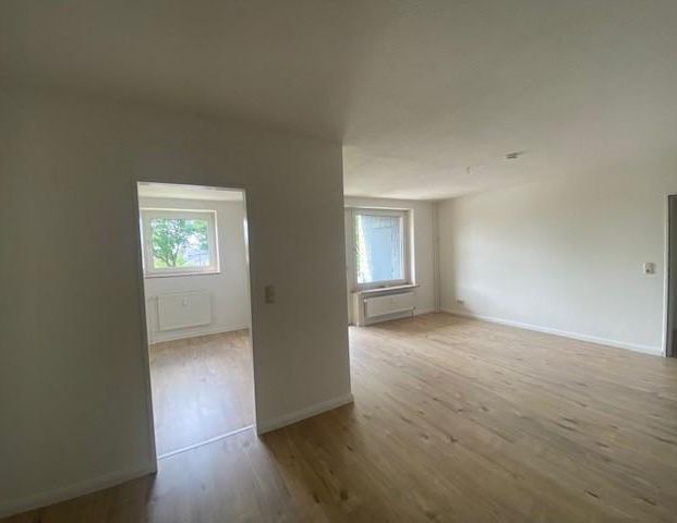 HERBST-ANGEBOT: MIETFREIE ZEIT IN BRUNSBÜTTEL Renovierte 2-Zimmer-Wohnung + Balkon OTTO STÖBEN GmbH - Foto 1