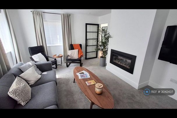 4 bedroom detached house to rent - Photo 1
