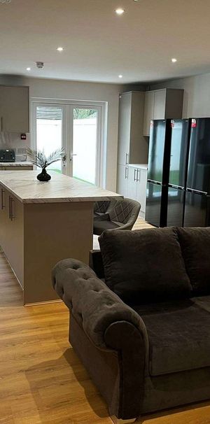 Stoke Road Room 5 - Photo 1