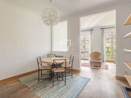 Exclusive furnished apartment in the heart of the Literary Quarter / Cortes - Photo 3