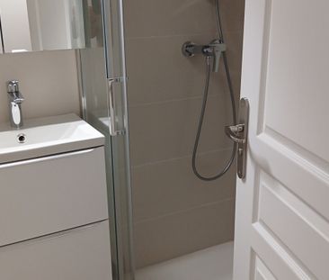 Coquet studio vide à louer dans le village de Biot - Photo 1