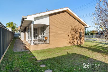 444 Napier Street, 3550, White Hills Vic - Photo 3