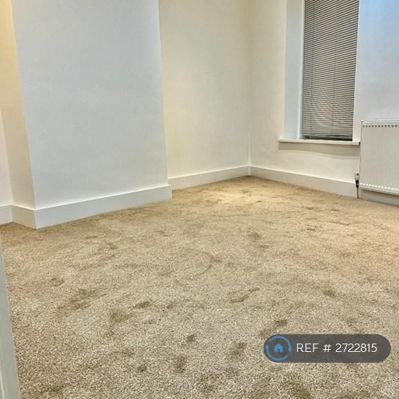 2 bedroom end of terrace house to rent - Photo 1