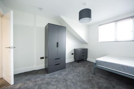 6 bedroom house to rent - Photo 2