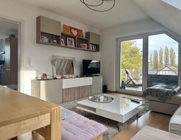 3 Zi.-Dachgeschosswohnung - TOP-Wohnlage im Buchraingebiet - Photo 1