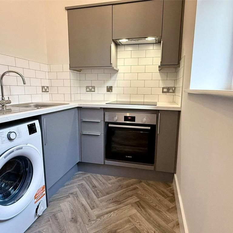 1 bedroom ground floor flat to rent - Photo 1