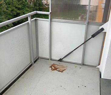 Schöne 3-Raumwohnung mit Einbauküche und Balkon - Foto 1