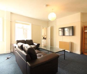 3 bedroom flat to rent - Photo 1