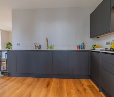 Suffolk House, Romilly Road, Canton - Photo 5