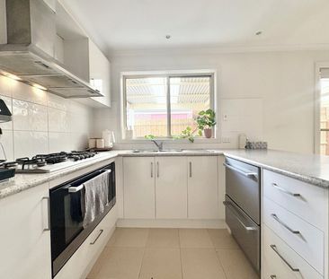 Comfortable Family Living in Prime Leopold Location - Photo 6