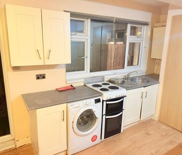 Studio to rent - Photo 3