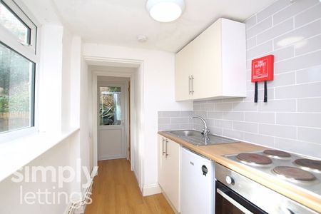 1 Bed property for rent - Photo 2