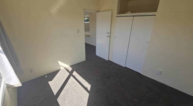 Easy Living on Edmund Hillary!! - Photo 1