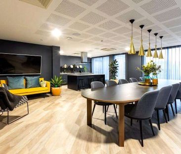 A 8th floor, two bedroom, 1 bathroom, apartment situated in a moder... - Photo 1