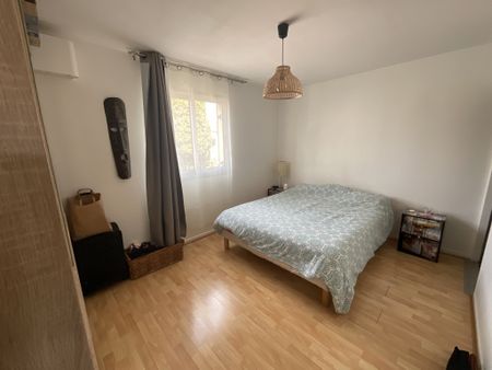Location Appartement 4 pièces 98m² VILLENEUVE LOUBET 06270 - Photo 2