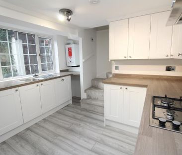2 bedroom semi-detached house to rent - Photo 4