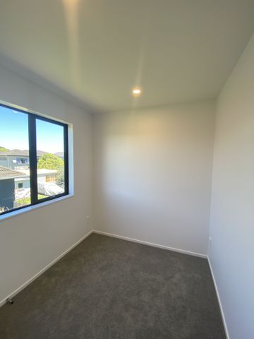 Brand New - 2 Bedrooms plus Study - Photo 4