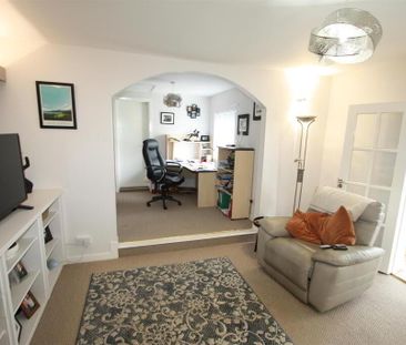 92a Carryduff Road, Lisburn, BT27 6YL - Photo 1