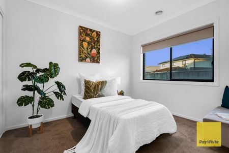 GREAT FAMILY HOME! - Photo 5