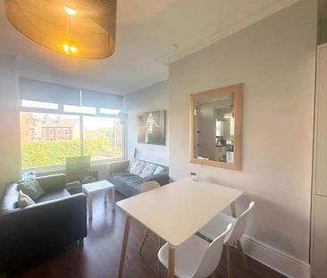 Knowle Terrace (Room 2), Burley, Leeds - Photo 2