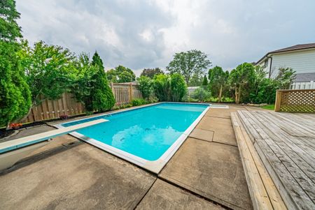 For Lease - 12 Quinlan Court, Hamilton, Ontario - Photo 4