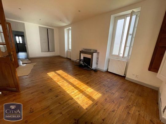 Location Maison 8 pièces 186m² LAGOR 64150 - Photo 1