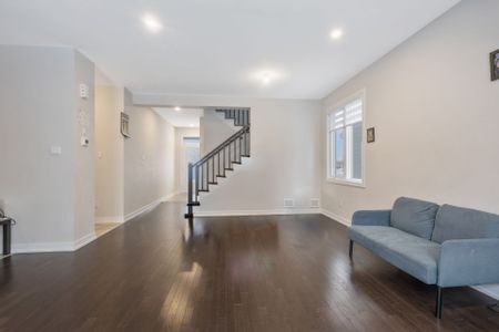 For Lease - 578 Oldenburg Avenue, Stittsville - Munster - Richmond, Ontario - Photo 2